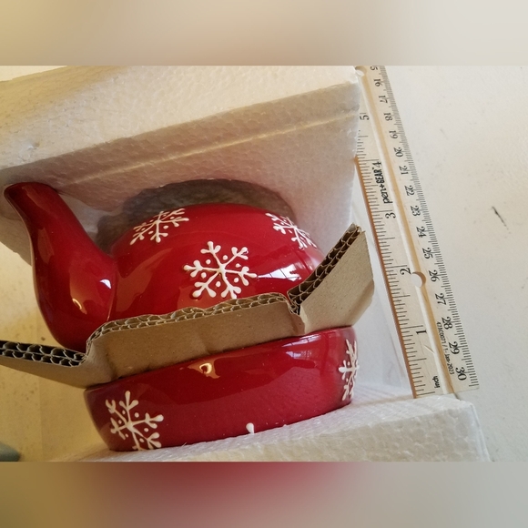 NIB 3 Pc Set Harry & David Snowdays Tea For One Lid Teapot Cup Red - Picture 9 of 10